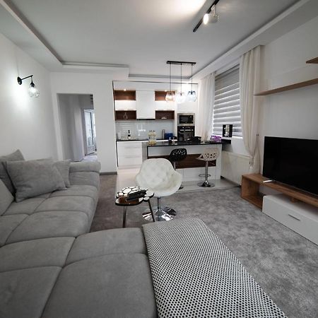 Jelenar Apartment Novi Sad Luaran gambar